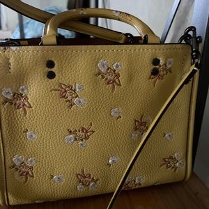 Rogue 25 Yellow with Floral Sequence